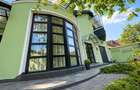 Vila individuala, arhitectura aparte, garaj, terasa,  balcon, Semicentral, Targu - 1