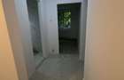 Apartament decomandat 3 camere . Apartamentul are centrala de bloc ( centrala pe scara ) - 2