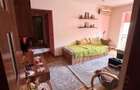 Apartament cu 3 camere semidecomandat în Km 4 - 5