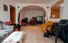 Casă cu 3 camere cu Teren 1600 Mp în Central