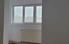 Apartament cu balcon, 3 camere, terasa la etajul 4