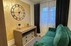 De vanzare apartament cu 3 camere ?i balcon, renovat,mobilat ?i utilat - 2