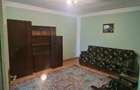 Vand casa cu gradina