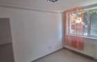 Vand casa cu 2 cam.in zona Semicentral - 3