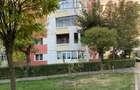 Ofer spre vanzare un apartament cu 2 camere