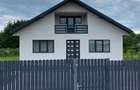 Vand casa in comuna bozieni jud neam? casa este construita in anul 2025 detalii la tel - 4