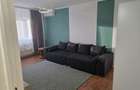 Inchiriez apartament 2 camere, decomandat, balcon, proaspat renovat, mobilat, utilat Arad, zona Aradul Nou vizavi de Gara, bloc reabilitat. - 2