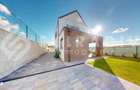 Casa individuala cu 3 dormitoare, 3 bai si view spectaculos Baciu
