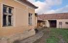 Casă cu 6 camere cu Teren 3000 Mp în Chesinț - 2