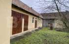 Casa cu anexe si 40 ari de gradina - 2
