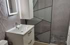 Vand apartament cu 3 camere si balcon, etaj 1, str.Aurel Vlaicu