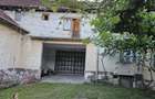 Casa cu 6 camere ?i curte, 2000 mp teren