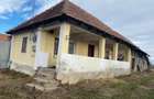 Casa situata in orasul Targu-Carbunesti , Localitatea Flor - 1