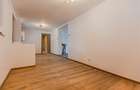 Proprietate si cu potential investitional, 2 imobile, vila 500 mp si casa renova