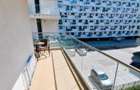 SC vinde 5 apartamente+ 5 locuri parcare in prima linie la mare