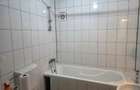 Inchiriez Casa singur in curte