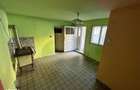 Central - Vanzare casa, curte comuna - 5