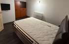 Apartament cu 3 camere decomandat în Colonia Bod