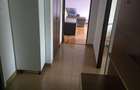 Apartament de 3 camere cu balcon ?i debara, gata de utilizare