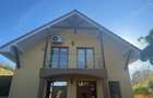 Casă cu 2 camere cu Teren 300 Mp în Central