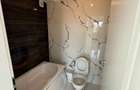 Apartament cu 3 camere , cu loc de parcare subteran ,metrou pacii.