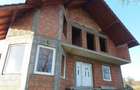 Casă cu 4 camere cu Teren 50000 Mp în Pinticu - 9