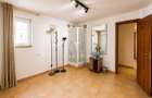 | Vila de INCHIRIAT | 12 camere | Soseaua NORDULUI | - 9