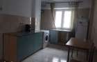 Chirie camera in apartament cu 3 camere - 1
