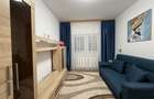 De inchiriat apartament cu 3 camere decomandate