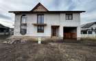 Casă cu 4 camere si garaj, zona Micesti