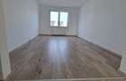 Apartament cu 3 camere, openspace recent renovat, confort sporit