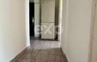 Vanzare 2 camere curat liber decomandat et 3 central Gaesti