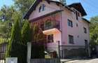 Casa de vanzare cu 4 camere in Comarnic - 1