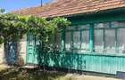 Vand casa, anexe gospodareasti si 1500 mp. teren in Dolina