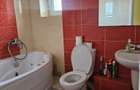 Central-Vand apartament cu 3 camere, balcon si boxa - 7