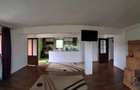 Casa P+M construita intr-o oaza de verdeata , departe de zgomotul orasului - 2