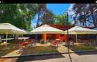 Inchiriez spatiu pe strand ,cu terasa, pretabil restaurant,bar,etc. - 3