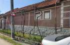 Vand o casa veche nerenovat in sat Petrani, com.Pocola, jud.Bh