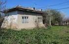 vind casa cu curte Slatioarele jud Ialomita