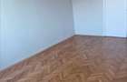 Vand apartament 2 camere partial renovat - 5