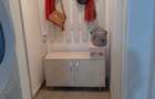 Inchiriez apartament cu o camera decomandat in zona Bucium-Visan, in b - 2