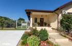 Casa tip Farmhouse la marginea padurii, cu vedere spre Bucegi - 1