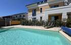 Nou. Piscina. Bucatarie separata. Mobilat si utilat LUX. Braytim - asfalt. - 18