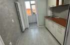 Inchiriez apartament 2 camere decomandat renovat total - 2