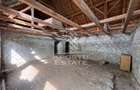 Casa batraneasca + Constructie la rosu, in sat Pesac, judetul Timis - 13