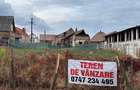 Teren intravilan centrul localitatii Calnic
