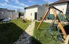 Casa cu 3 camere si garaj, 400 mp teren