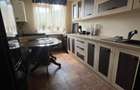De vanzare: Apartament cu 3 camere ,2 holuri,bucatarie ,baie si balcon (70 mp) Piatra Neamt, Str. Darmanesti