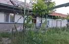 Casa bătrânească și teren  - 4
