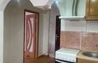 Vand apartament , 3 camere , renovat , etaj 1 , zona Unic , central - 17